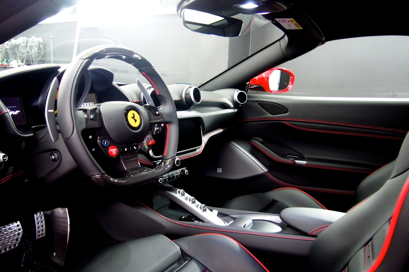 Kokpit czerwonego Ferrari